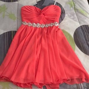 NWOT Coral sweetheart strapless stress